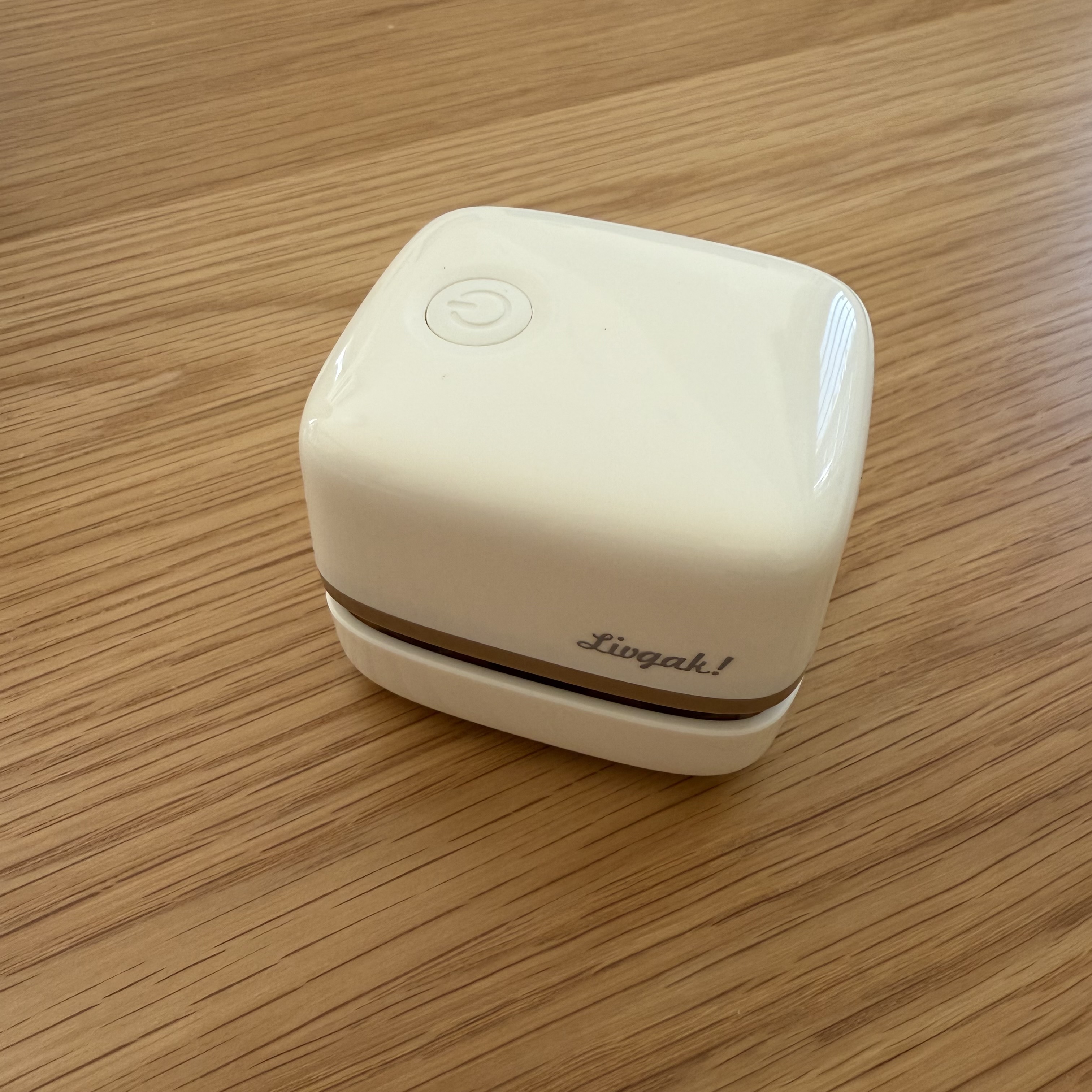 消しカスクリーナー／乾電池式卓上掃除機／ソニック／リビガク／スージーコロン